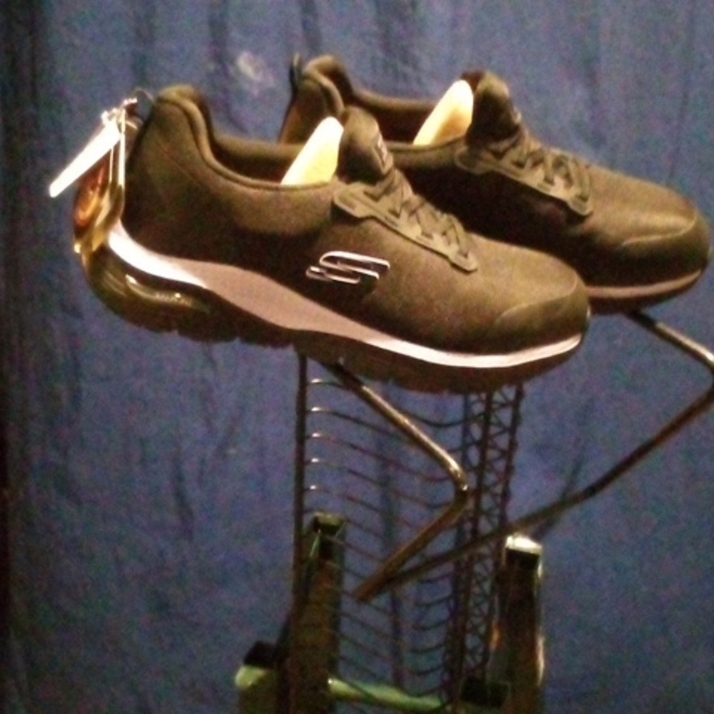 Sketchers shoes